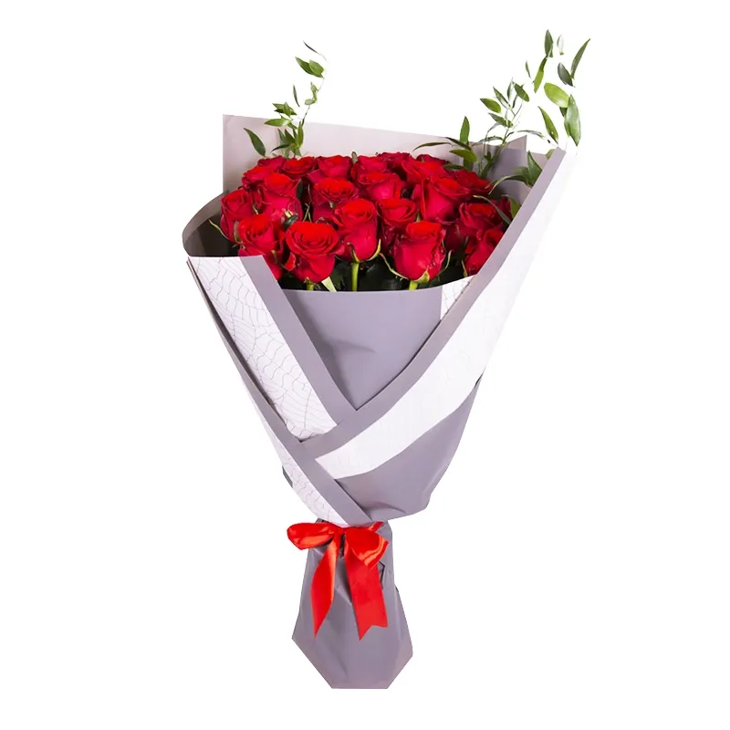 Букет из 21 розой красного цвета с фисташкой